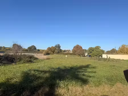 terrain constructible de 7 400 m² - cartelègue (33390)