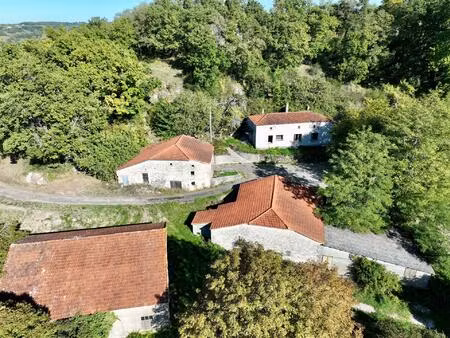 opportunité rare ensemble immobilier avec situation exceptionnelle environ 2 hectares