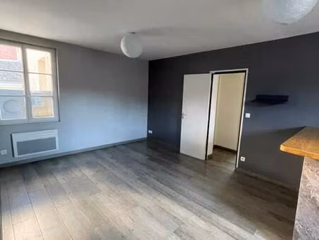 location appartement 4 pièces 75m² descartes 37160