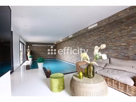 maison 7 pièces - 220 m²