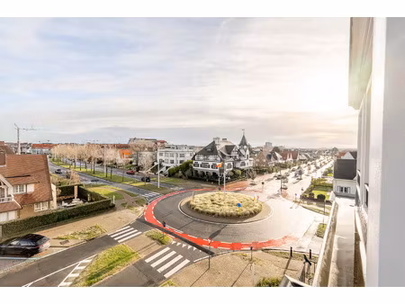 appartement te koop in knokke-heist met 2 slaapkamers