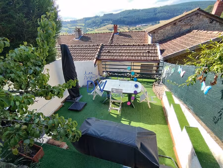 maison de village avec extérieur