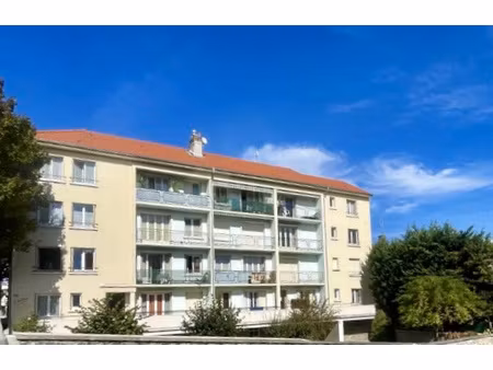 t2 avec balcon  belle vue !