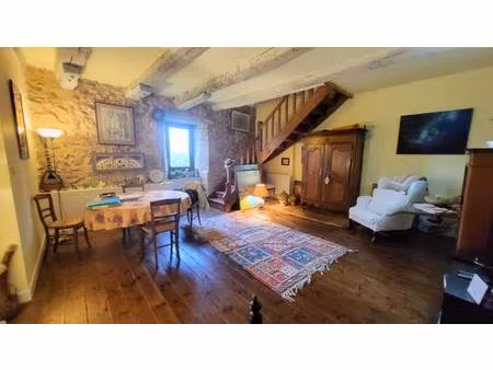 maison de campagne de 208 m² dans hameau au calme proche de neuvic sur parcelle de 4813 m²