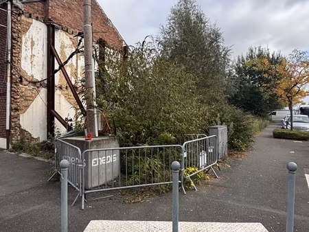 vente terrain à bâtir 303 m²