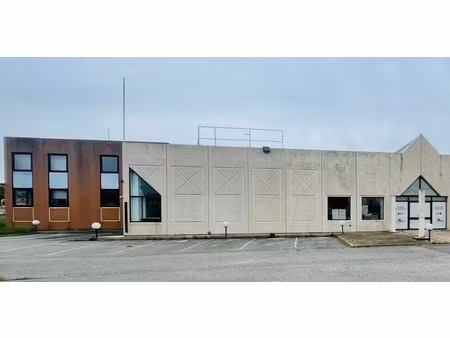 location local commercial