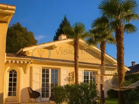 villa au potentiel rare – vue lac - piscine - jacuzzi