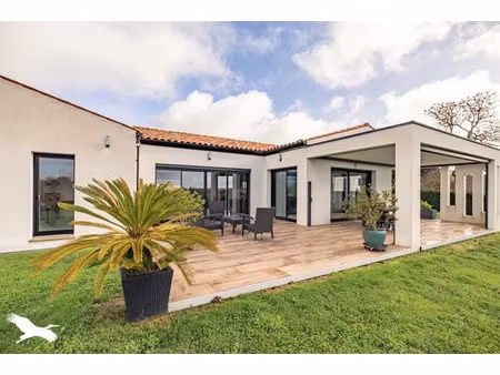 vente maison 6 pièces 237 m² à soulignonne (17250)  659 600 €