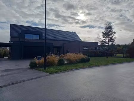 vente maison 6 pièces 250 m² camphin-en-pévèle (59780)