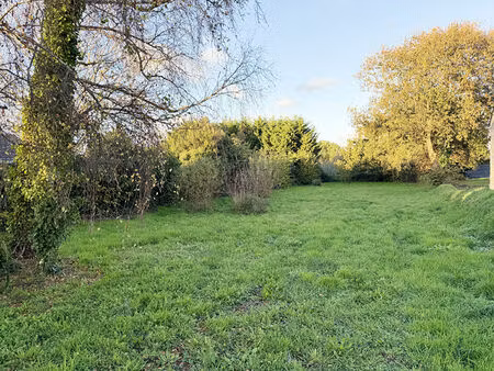 terrain à bâtir de 786 m2