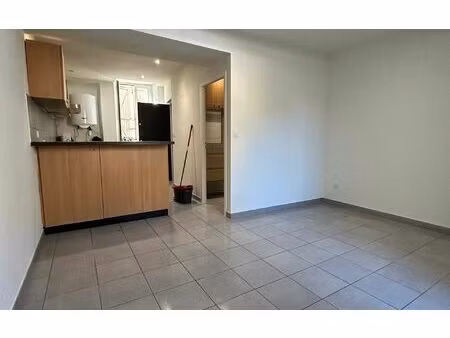 location appartement  24 m² t-2 à anduze  370 €