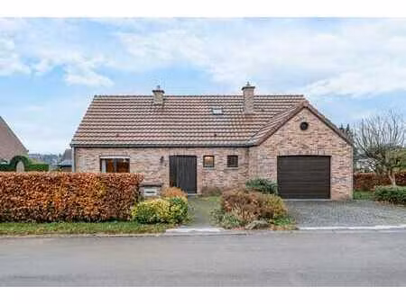 maison 4 façades  3 chambres  garage  jardin et peb d !