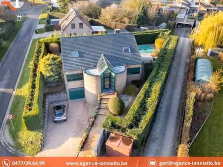 superbe villa décorée avec goût et dotée d'une piscine