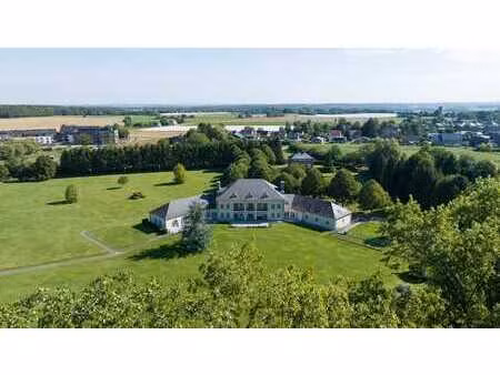 gerpinnes - propriété sur 4 ha avec piscine et conciergerie