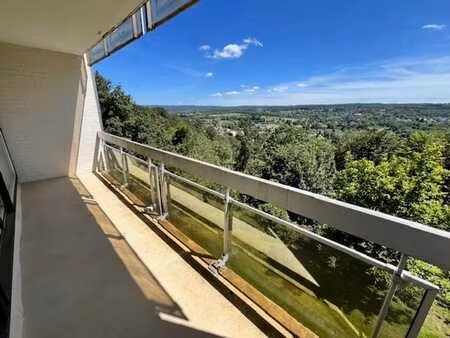 appartement 2 chambres situé à balmoral  garage  vue dégagée