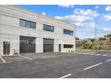 local d'activités à louer