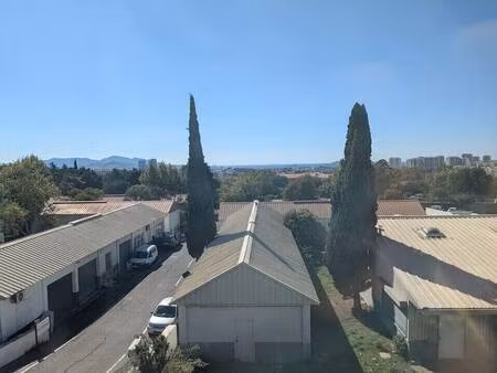 local d'activités à louer