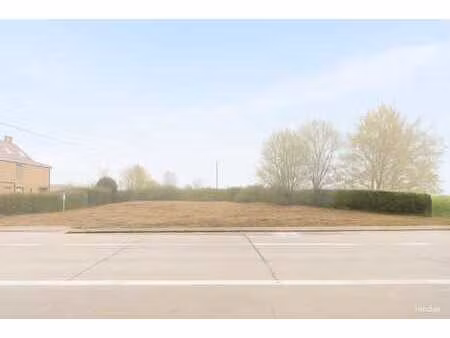 terrain à projet avec permit pour 2 3-façades ou 4 façades