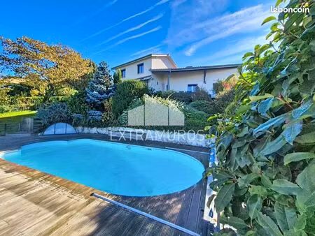 propriété 8 pièces 184 m²