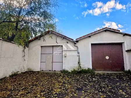 hangar composé de 2 locaux