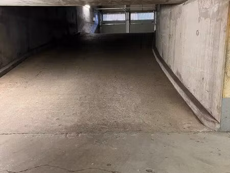 place de parking à louer