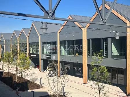 location commerce 733 m² à vénissieux (69200)