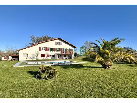 charme et volume à proximité de saint-palais