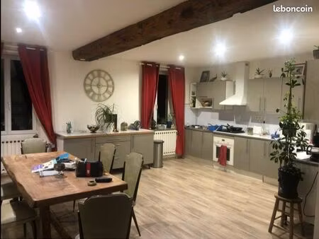 appartement t5 de 120m2 à quincié 990
