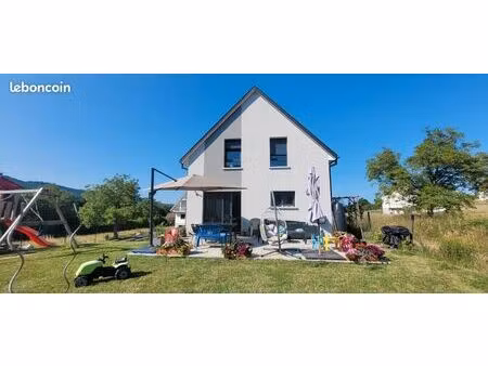 maison récente dans un environnement calme