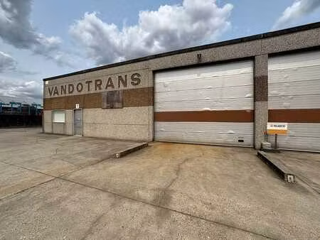 espace de stockage (485 m²) dans le parc industriel lakeland