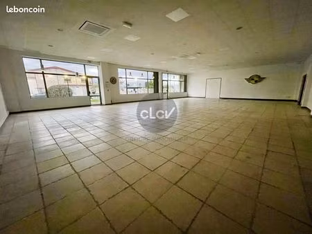 local commercial 310 m² décines-charpieu