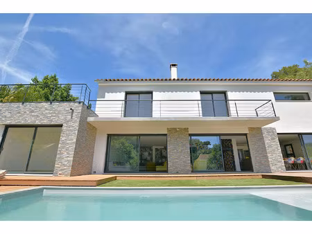 vente maison 6 pièces 185 m² carqueiranne (83320)