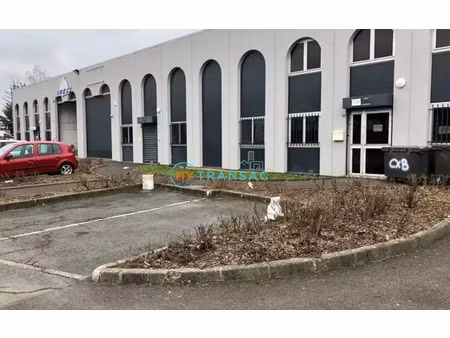location local industriel 1160 m² à noisy-le-grand (93160)