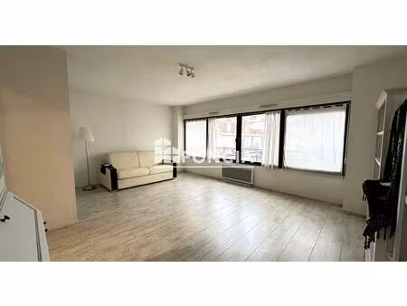 superbe studio coeur de ville  lumineux  belle résidence  avec cellier et une place de sta