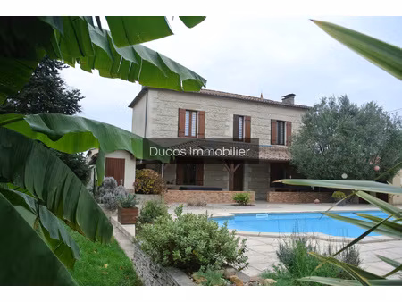 maison en pierre et avec un appartement indépendant