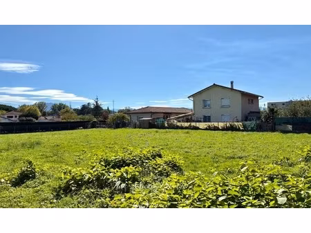 dpt haute garonne (31)  à vendre à saint gaudens  terrain à batir de 970m2  vue pyrénées