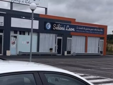 location local commercial