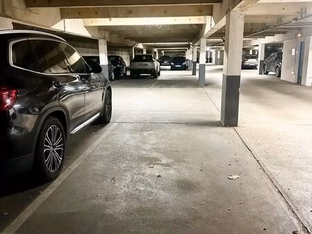 garage/stationnement à louer