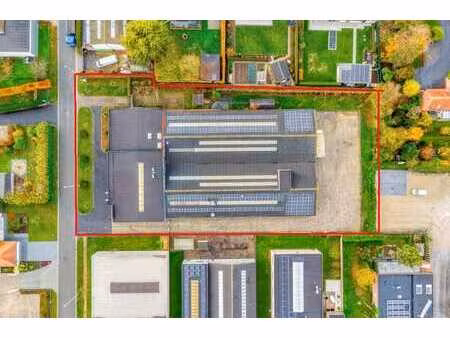 bâtiment commercial d'environ 1 575 m² à oostnieuwkerke-stad