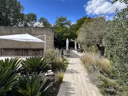 vente locaux professionnels 250 m² à meyreuil (13590)  460 000 €