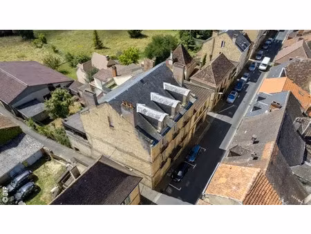 vente immeuble 331 m² à gourdon (46300)  270 000 €