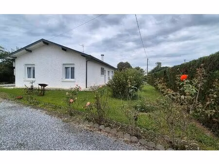 location maison  m² t-4 à bellocq  895 €