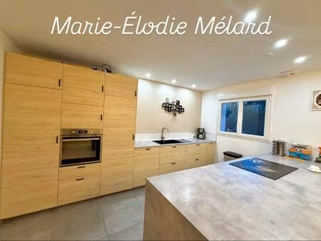 maison récente   3 chambres  jardin et garage.