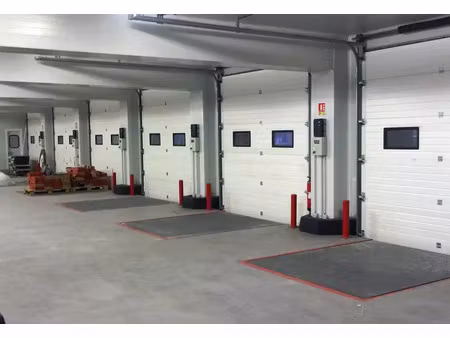 belle messagerie à saisir de 1800 m² proximité arras