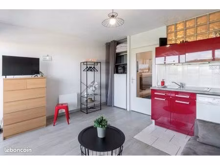 studio avec garage fermé