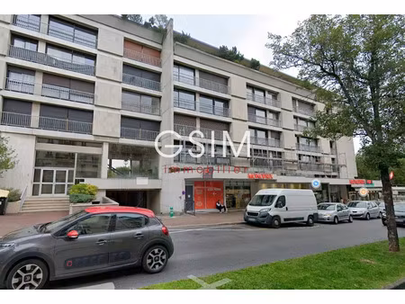 location parking à garches (92380)  70 €