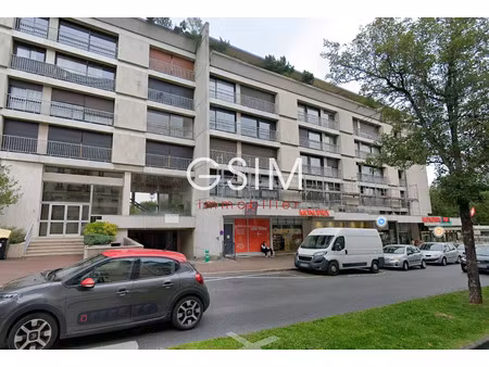 location parking à garches (92380)  75 €