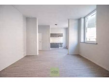 bureau entièrement rénové