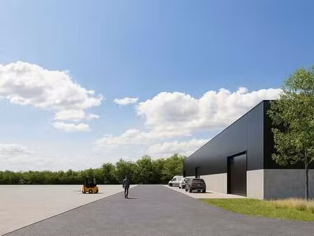 235 m² magazijn in combinatie met verharde buitenruimte