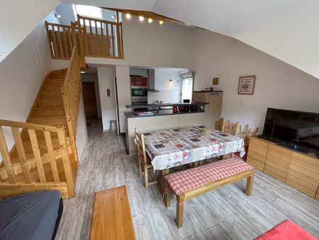 magnifique t3 en duplex avec alcove.